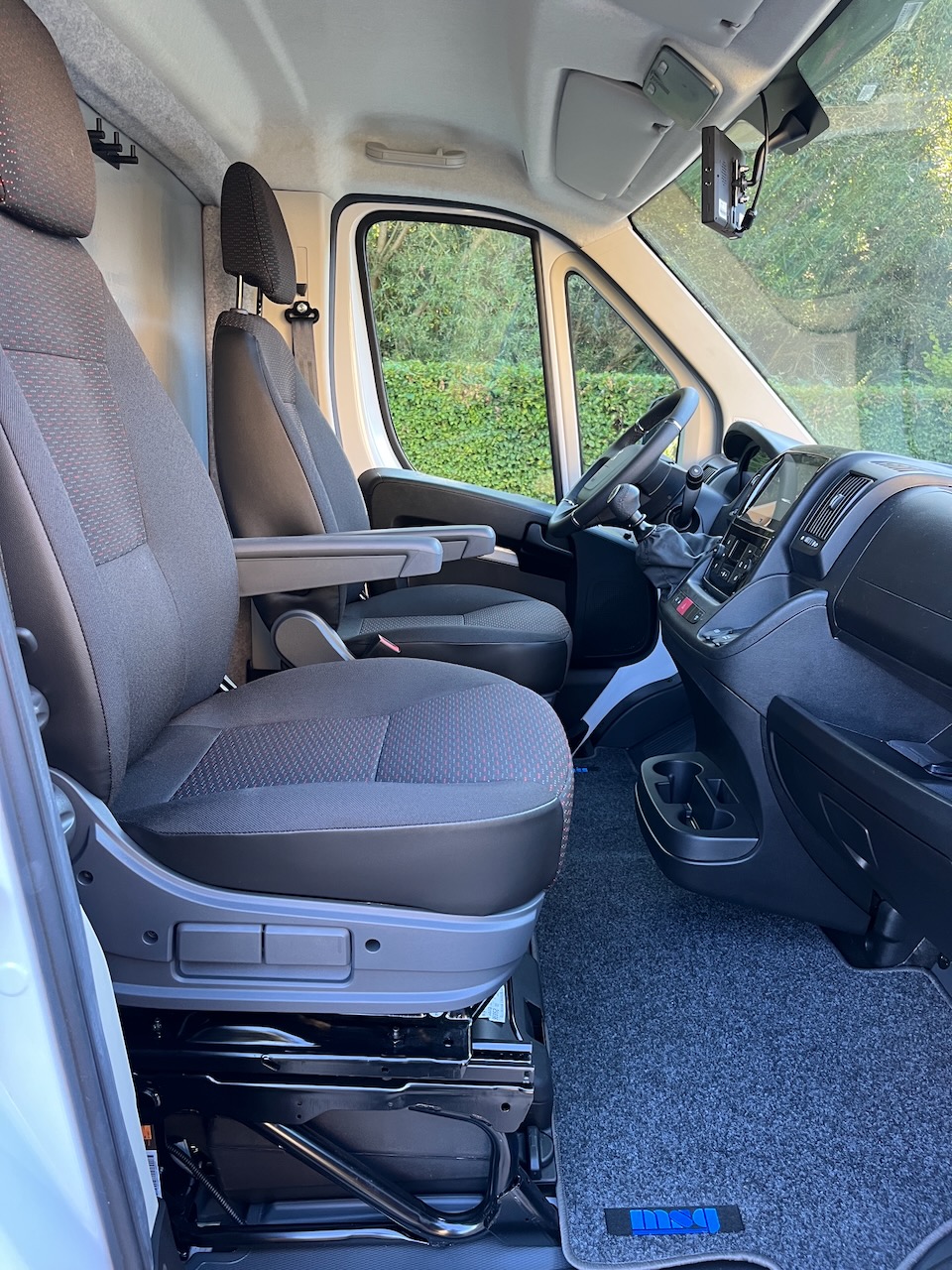 peugeot boxer 165 stallion light urbangrey msg26