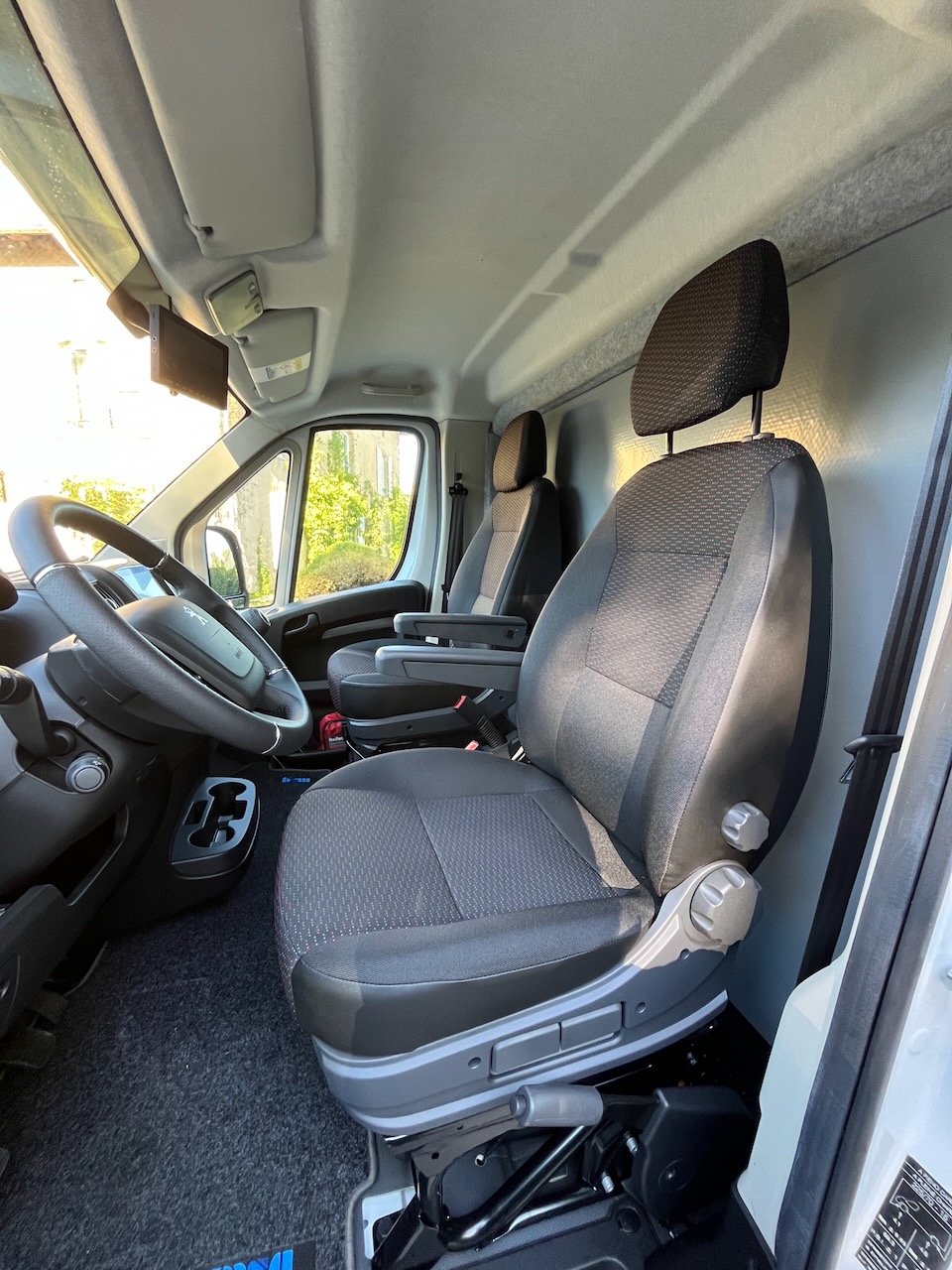 peugeot boxer 165 stallion light urbangrey msg28