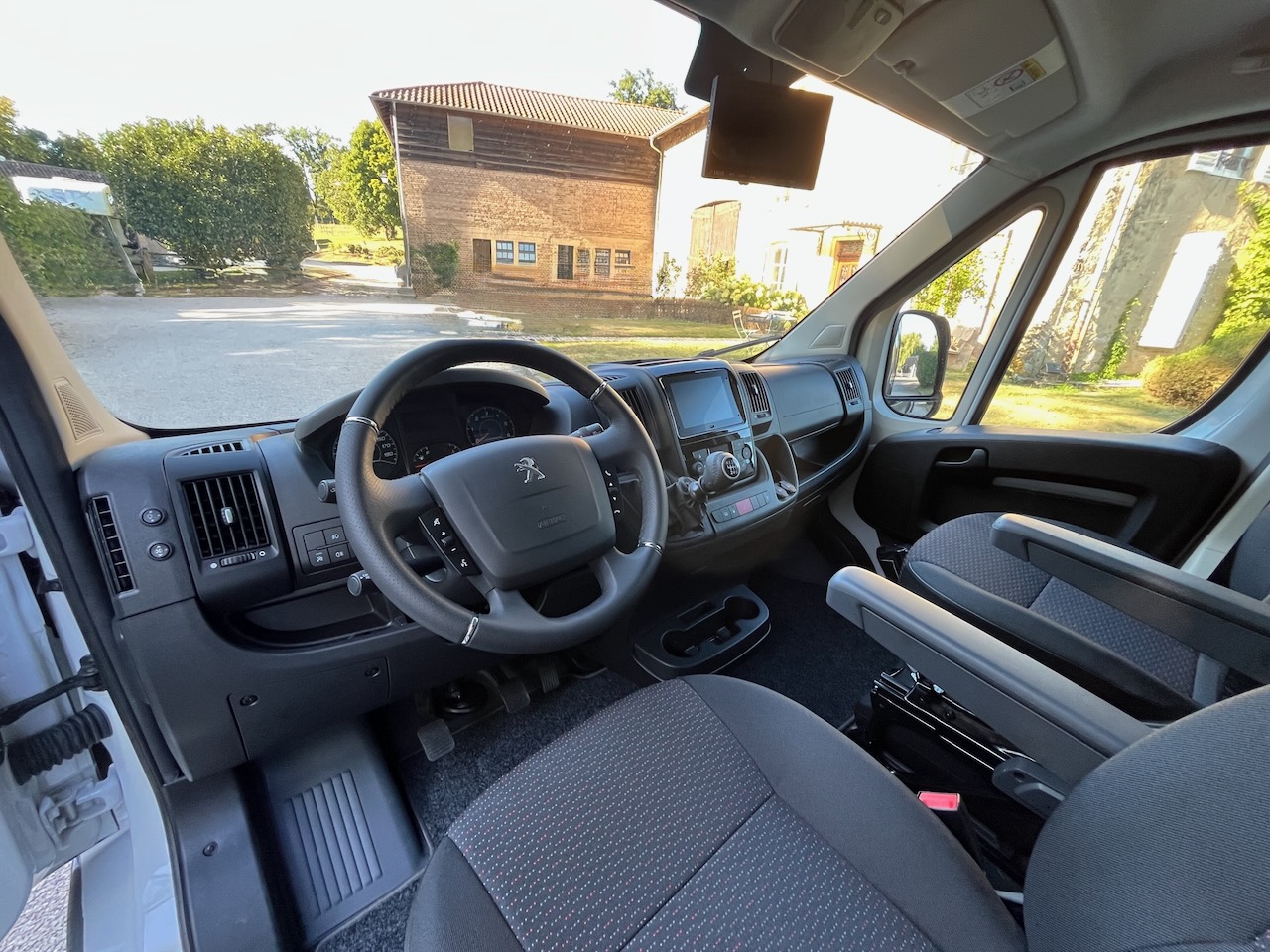 peugeot boxer 165 stallion light urbangrey msg29