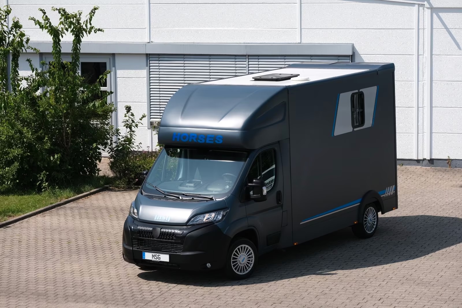 peugeotboxer msg stallion light new4