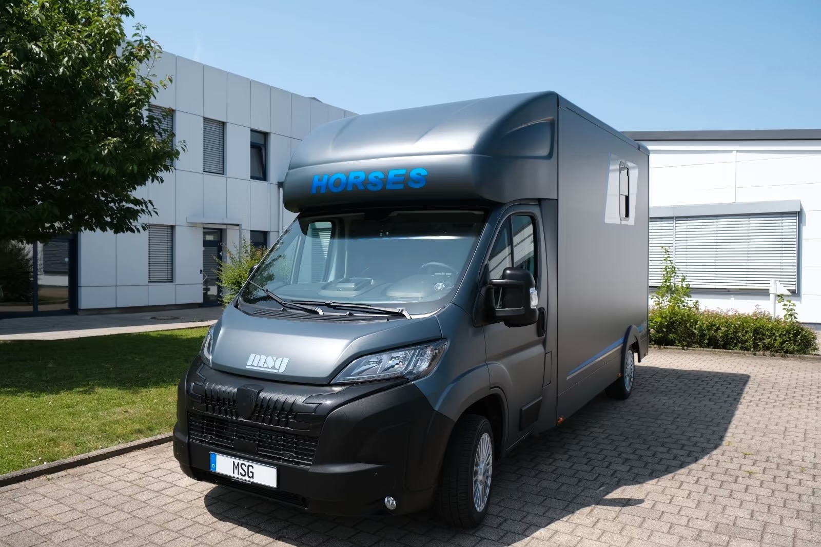 peugeotboxer msg stallion light new7