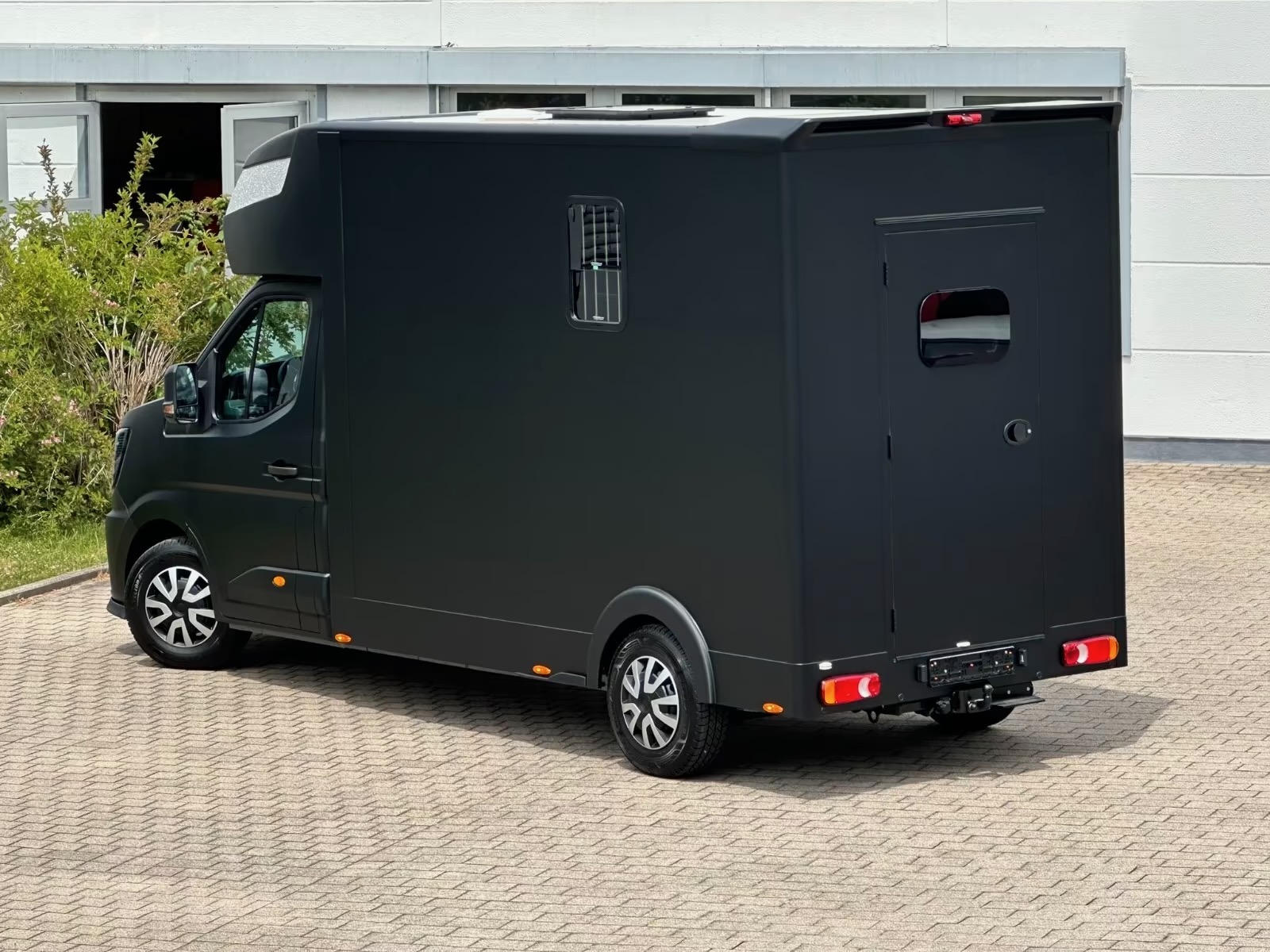 renault master 170 stallion light msg15