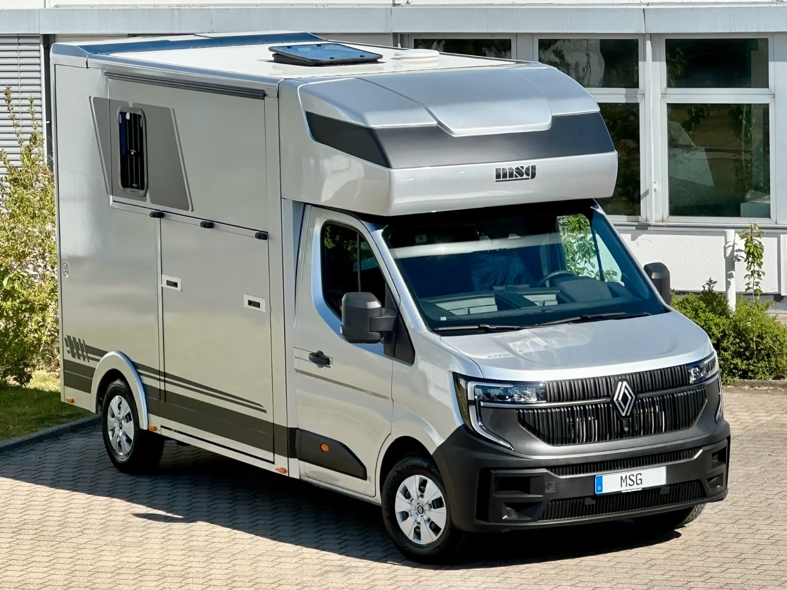 renault master 170 stallion light silber msg6