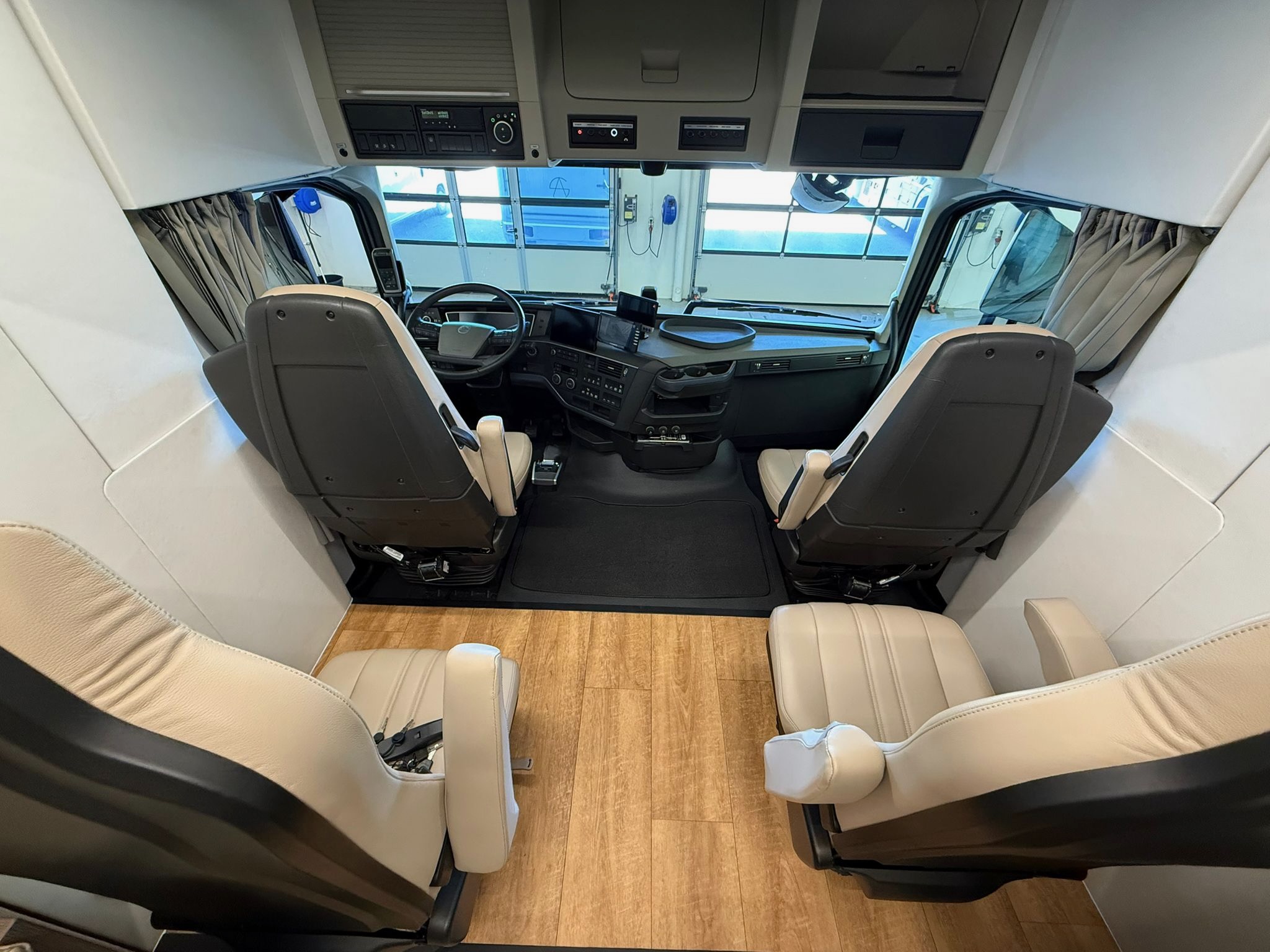 volvo fh 500 nf 8 horses ansolute18