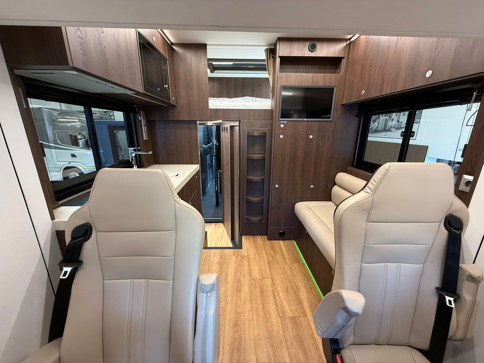volvo fh 500 nf 8 horses ansolute21